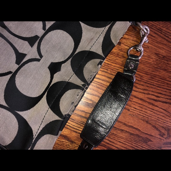 Coach purse - Picture 2 of 3